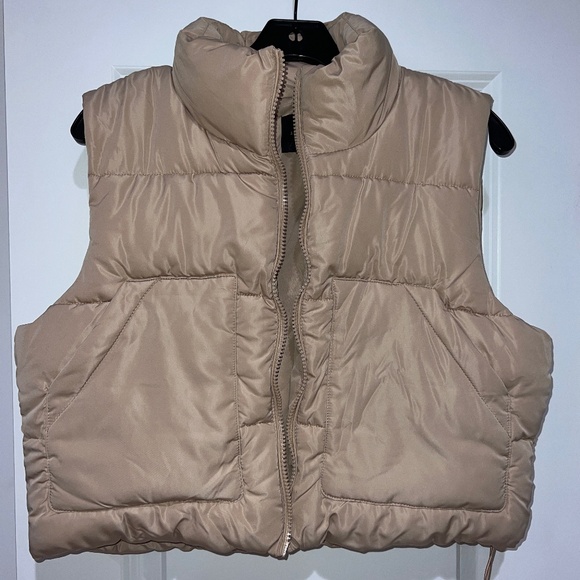Cream Cropped Puffer Vest - Picture 1 of 5